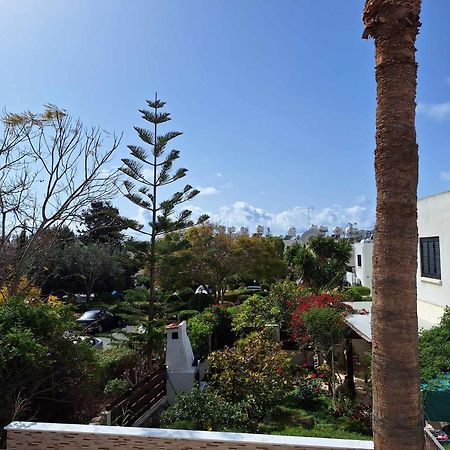 Stylish Apt Kato Paphos Close To Beach & Vibrant Harbor Life Bagian luar foto
