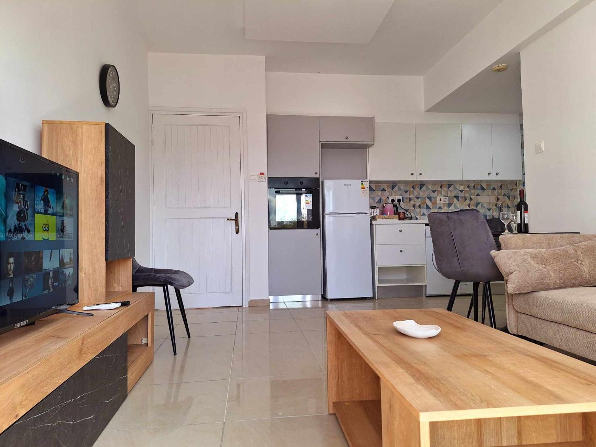 Stylish Apt Kato Paphos Close To Beach & Vibrant Harbor Life Bagian luar foto